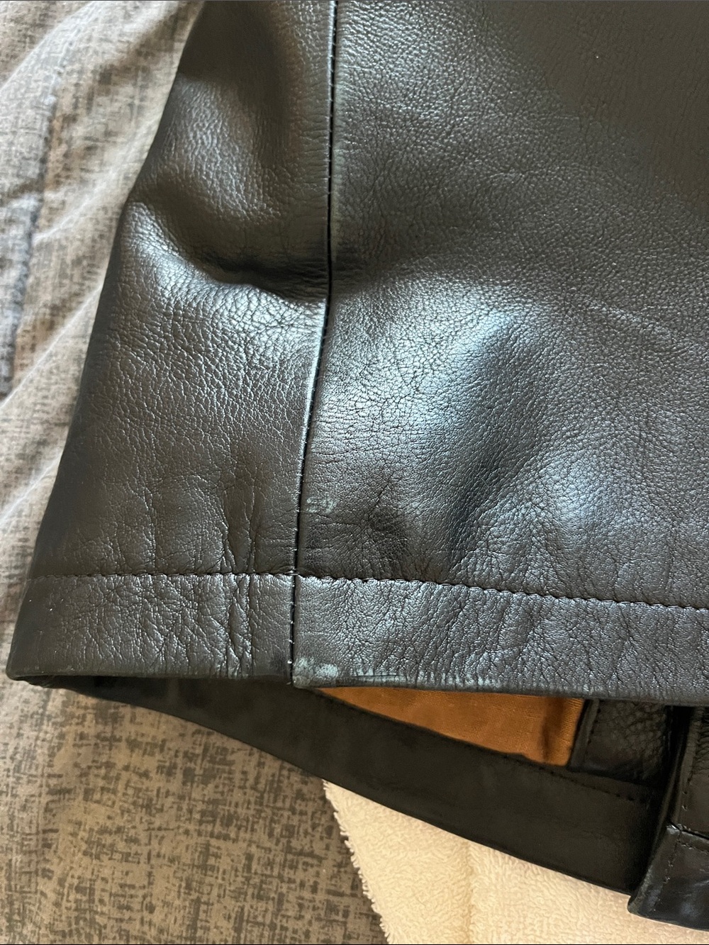 Men's vintage 90’s Black Leather Coat with Quilted Lining - Picture 3 of 10